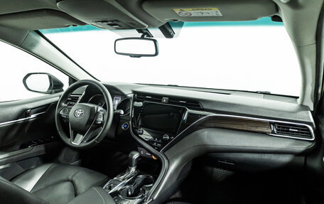 Toyota Camry, 2020 год, 2 450 000 рублей, 9 фотография