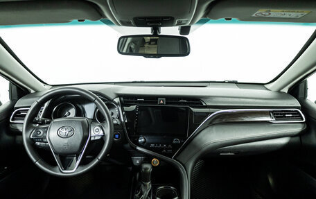 Toyota Camry, 2020 год, 2 450 000 рублей, 13 фотография