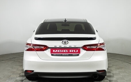 Toyota Camry, 2020 год, 2 450 000 рублей, 6 фотография