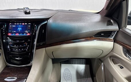 Cadillac Escalade IV, 2016 год, 3 700 000 рублей, 13 фотография