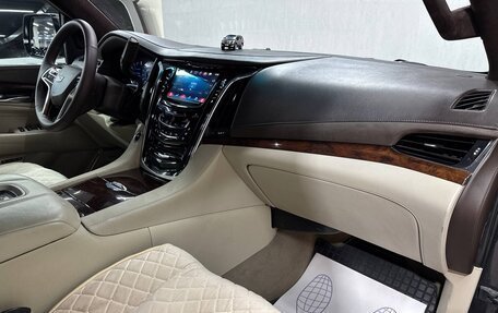 Cadillac Escalade IV, 2016 год, 3 700 000 рублей, 34 фотография
