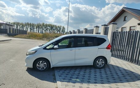 Honda Freed II, 2017 год, 1 380 000 рублей, 2 фотография