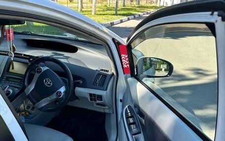 Toyota Prius, 2010 год, 730 000 рублей, 12 фотография