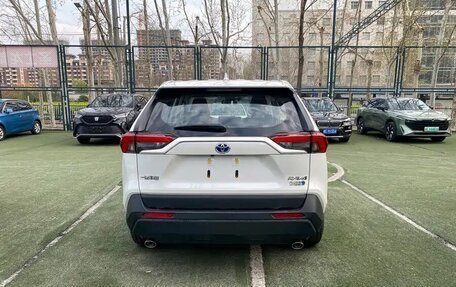 Toyota RAV4, 2024 год, 6 610 402 рублей, 5 фотография