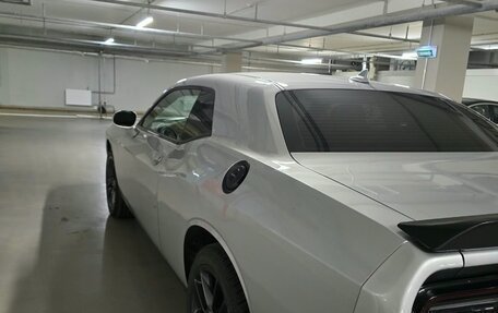 Dodge Challenger III рестайлинг 2, 2021 год, 3 500 000 рублей, 3 фотография