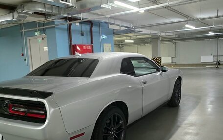 Dodge Challenger III рестайлинг 2, 2021 год, 3 500 000 рублей, 5 фотография