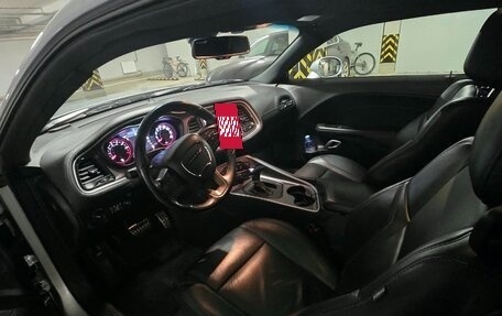 Dodge Challenger III рестайлинг 2, 2021 год, 3 500 000 рублей, 10 фотография