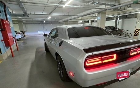 Dodge Challenger III рестайлинг 2, 2021 год, 3 500 000 рублей, 11 фотография