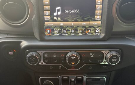 Jeep Gladiator, 2023 год, 6 000 000 рублей, 24 фотография