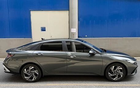 Hyundai Elantra, 2023 год, 1 350 000 рублей, 5 фотография