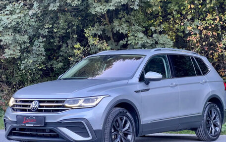 Volkswagen Tiguan II, 2023 год, 3 750 000 рублей, 1 фотография