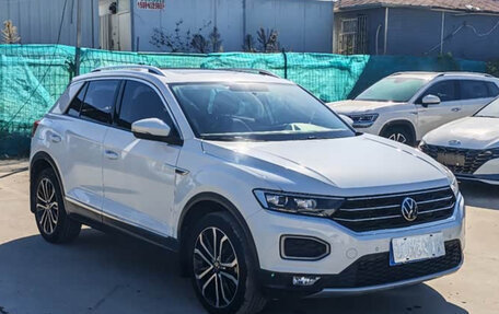 Volkswagen T-Roc I, 2022 год, 1 780 888 рублей, 3 фотография
