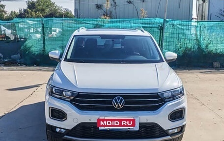 Volkswagen T-Roc I, 2022 год, 1 780 888 рублей, 2 фотография
