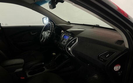 Hyundai ix35 I рестайлинг, 2011 год, 820 000 рублей, 10 фотография