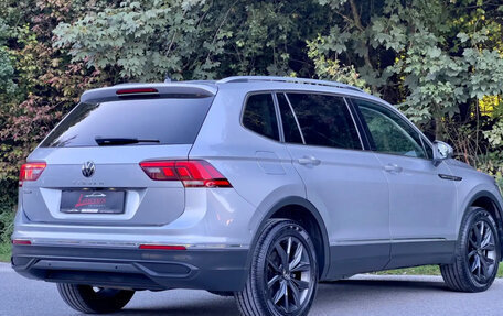 Volkswagen Tiguan II, 2023 год, 3 750 000 рублей, 2 фотография
