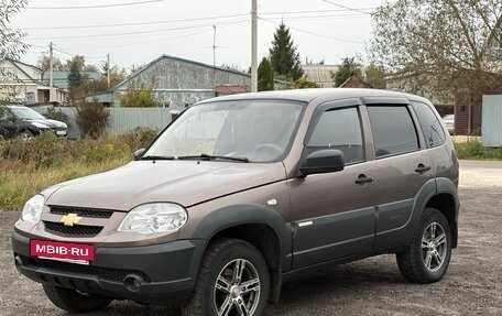Chevrolet Niva I рестайлинг, 2014 год, 560 000 рублей, 2 фотография