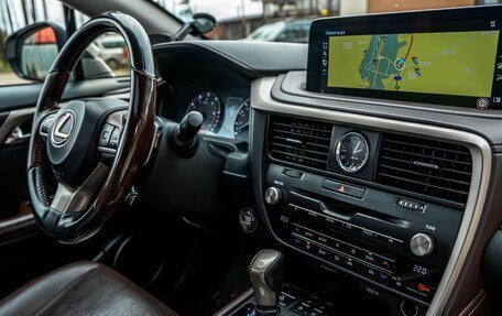 Lexus RX IV рестайлинг, 2019 год, 4 450 000 рублей, 15 фотография