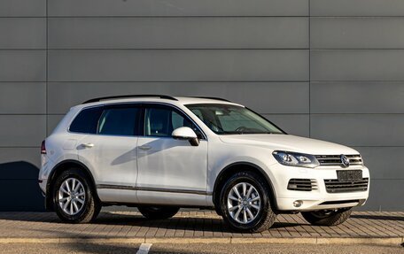 Volkswagen Touareg III, 2012 год, 2 095 000 рублей, 3 фотография