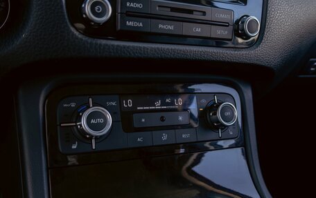Volkswagen Touareg III, 2012 год, 2 095 000 рублей, 17 фотография