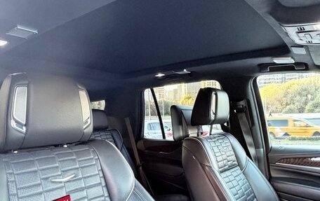 Cadillac Escalade V, 2021 год, 8 400 000 рублей, 12 фотография