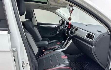 Volkswagen T-Roc I, 2023 год, 1 670 009 рублей, 10 фотография