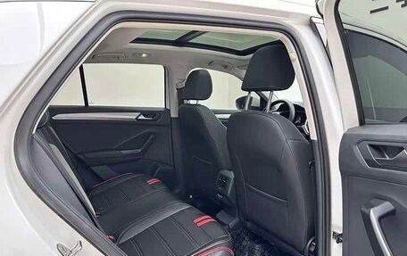 Volkswagen T-Roc I, 2023 год, 1 670 009 рублей, 9 фотография