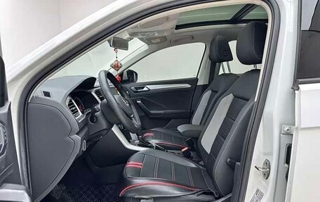 Volkswagen T-Roc I, 2023 год, 1 670 009 рублей, 13 фотография