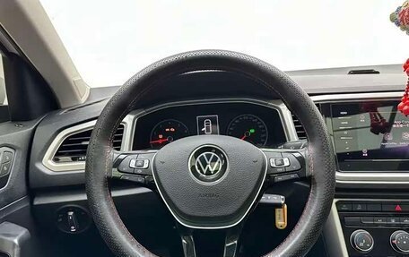 Volkswagen T-Roc I, 2023 год, 1 670 009 рублей, 8 фотография
