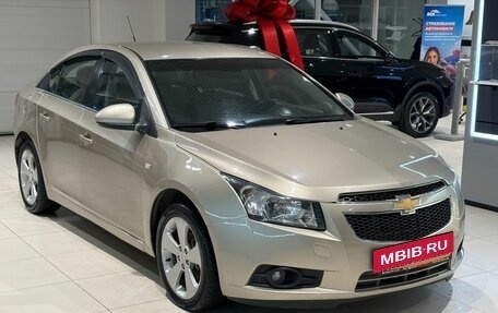 Chevrolet Cruze II, 2011 год, 619 000 рублей, 3 фотография
