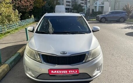 KIA Rio III рестайлинг, 2013 год, 980 000 рублей, 1 фотография