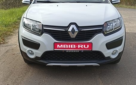 Renault Sandero II рестайлинг, 2018 год, 990 000 рублей, 1 фотография