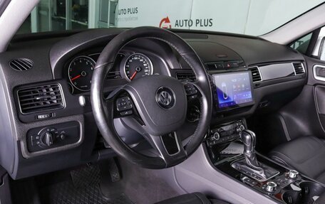 Volkswagen Touareg III, 2013 год, 1 920 000 рублей, 8 фотография
