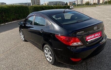 Hyundai Solaris II рестайлинг, 2011 год, 820 000 рублей, 10 фотография