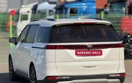KIA Carnival, 2020 год, 2 100 000 рублей, 2 фотография