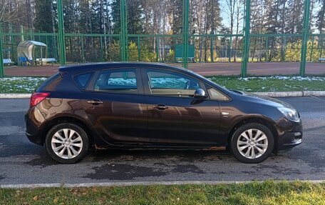 Opel Astra J, 2013 год, 550 000 рублей, 2 фотография
