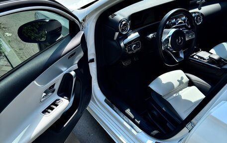 Mercedes-Benz A-Класс, 2018 год, 2 020 000 рублей, 7 фотография