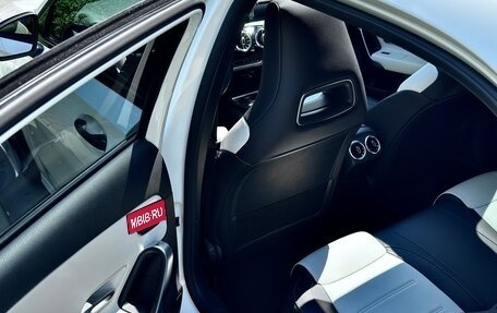 Mercedes-Benz A-Класс, 2018 год, 2 020 000 рублей, 14 фотография