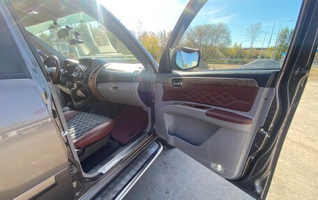 Mitsubishi Pajero Sport II рестайлинг, 2011 год, 2 300 000 рублей, 22 фотография