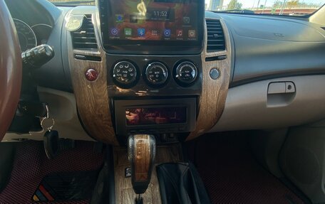 Mitsubishi Pajero Sport II рестайлинг, 2011 год, 2 300 000 рублей, 39 фотография