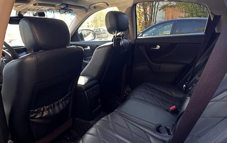 Infiniti QX70, 2015 год, 2 700 000 рублей, 8 фотография