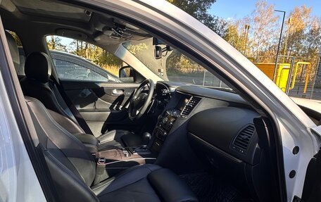 Infiniti QX70, 2015 год, 2 700 000 рублей, 7 фотография