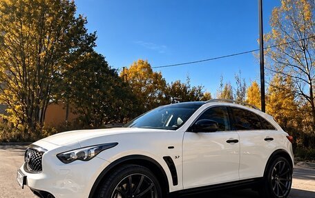 Infiniti QX70, 2015 год, 2 700 000 рублей, 5 фотография