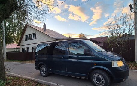 Volkswagen Transporter T5 рестайлинг, 2004 год, 870 000 рублей, 3 фотография