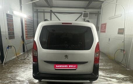 Peugeot Partner II рестайлинг 2, 2012 год, 630 000 рублей, 4 фотография