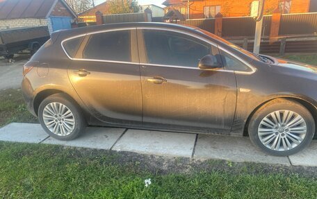Opel Astra J, 2010 год, 485 000 рублей, 3 фотография