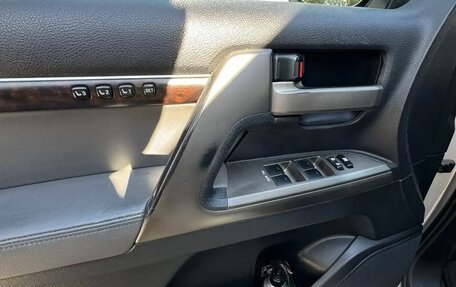 Toyota Land Cruiser 200, 2010 год, 2 900 000 рублей, 7 фотография