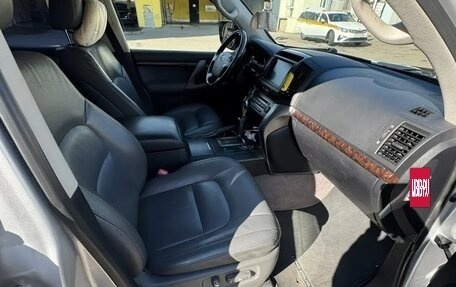Toyota Land Cruiser 200, 2010 год, 2 900 000 рублей, 6 фотография