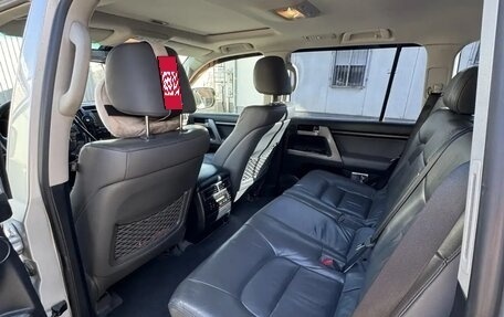 Toyota Land Cruiser 200, 2010 год, 2 900 000 рублей, 8 фотография
