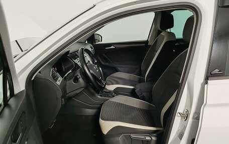Volkswagen Tiguan II, 2020 год, 2 750 000 рублей, 16 фотография