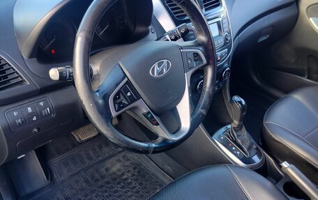 Hyundai Solaris II рестайлинг, 2014 год, 800 000 рублей, 6 фотография